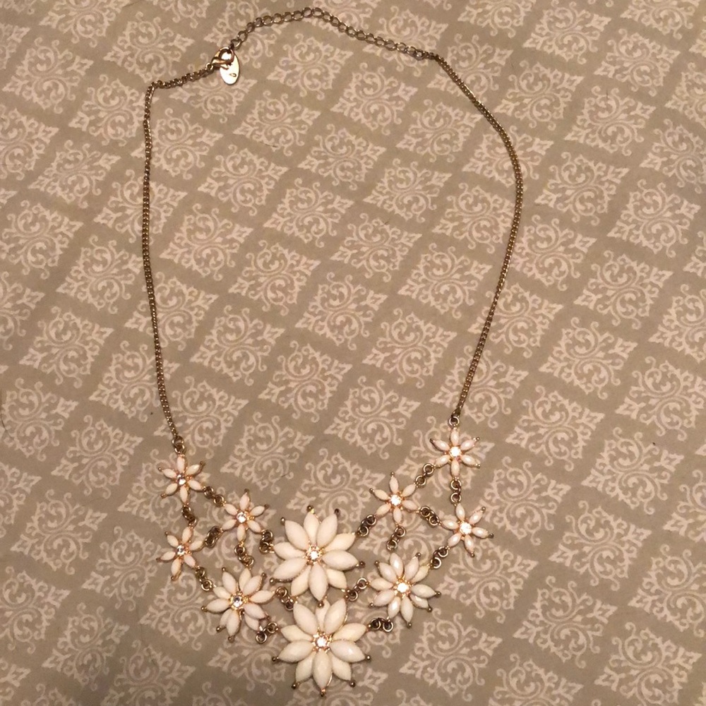 Statement necklace